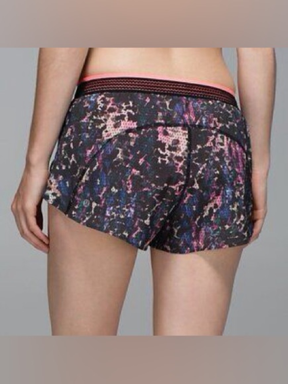 Lululemon Split Second Short, First Descent Floral, sz 10